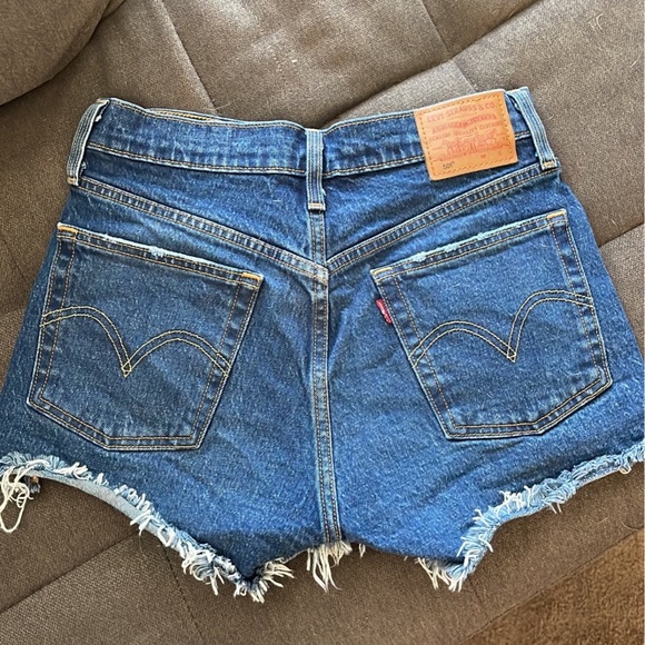 Levi denim shorts - Picture 2 of 3